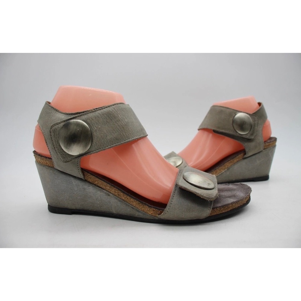 Taos Carousel‎ 2 wedge sandal is a adjustable hook-and-loop straps gray Sz 10/41